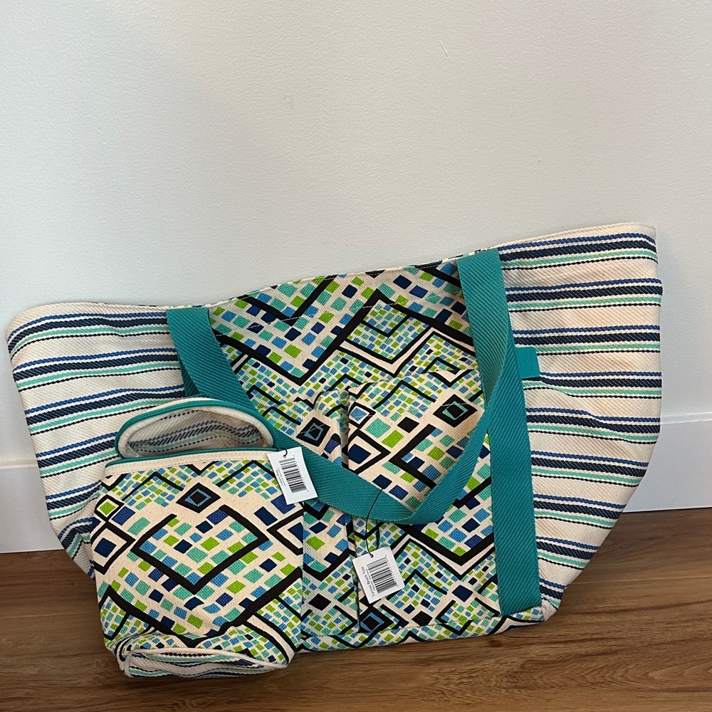 Vera Bradley Geometric Patterned Beach Tote Bag with Lotion Wet Bag